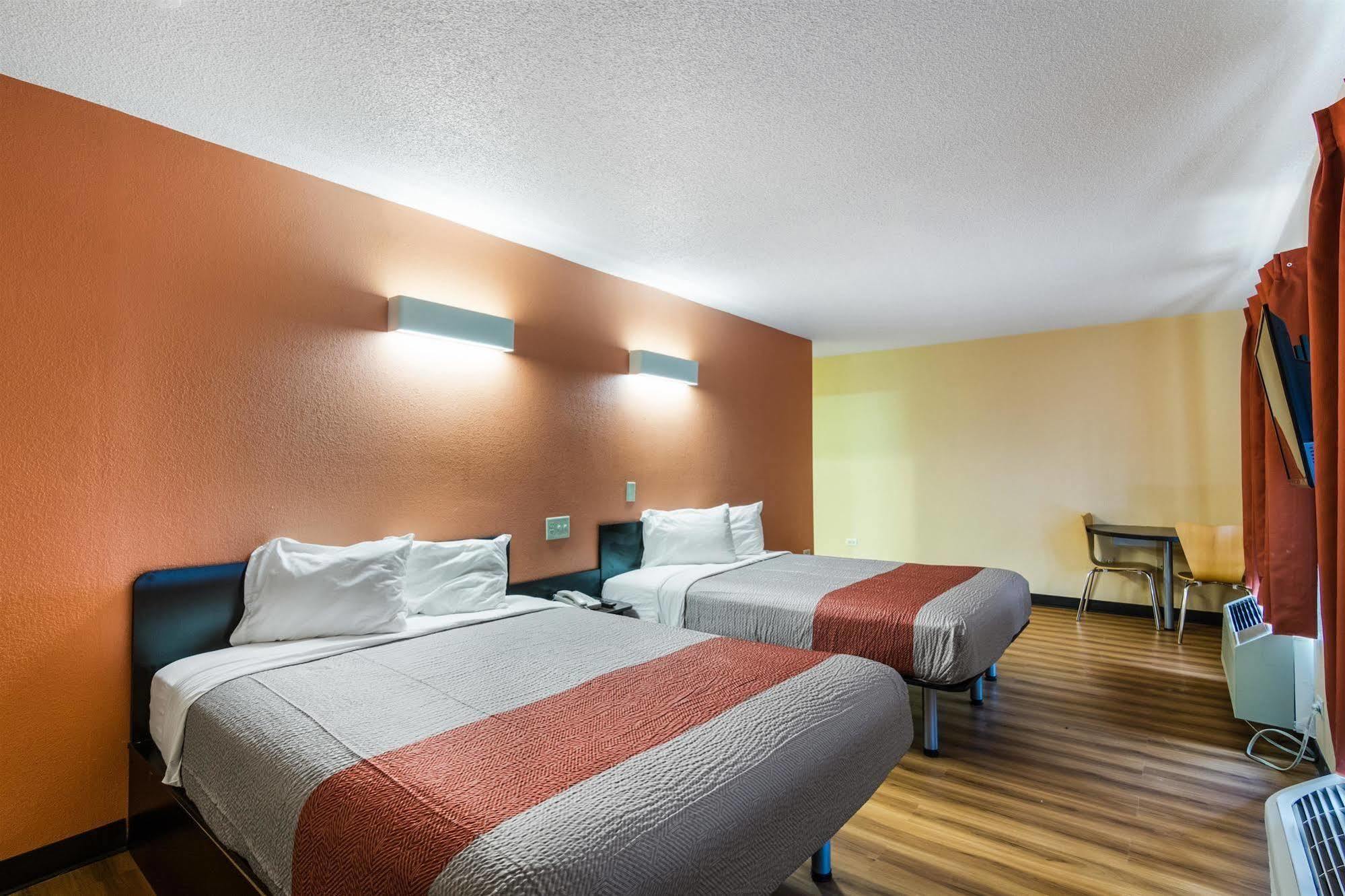 Hotel 6-libertyville, Il